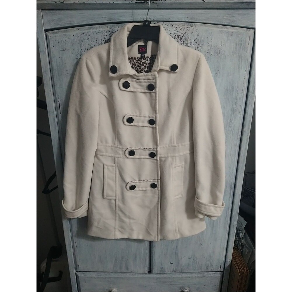 2b Bebe Coat Medium White Retro Vintage Y2K Classic